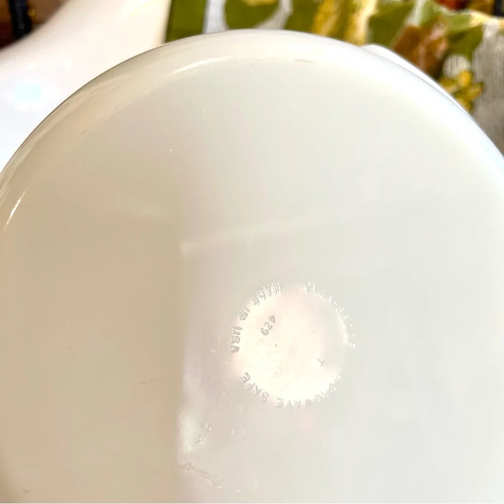 VINTAGE GLASBAKE GREEN DAISY Flower ROUND 8” CASSEROLE BAKING DISH CAKE PIE 2429